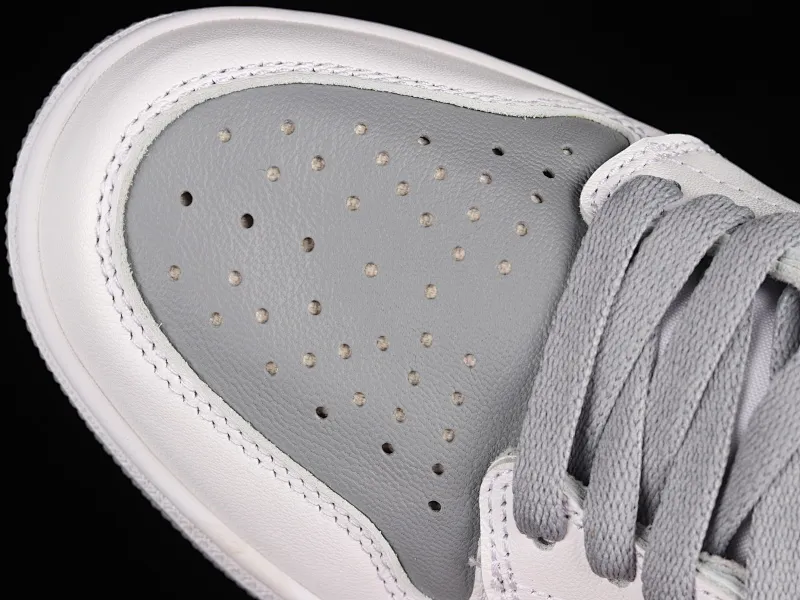 All categories Air Jordan Jordan series basketball shoes Air Jordan 1 High Pure original Air Jordan 1 High OG "Stealth" AJ1 Joe 1 white gray 555088-037
